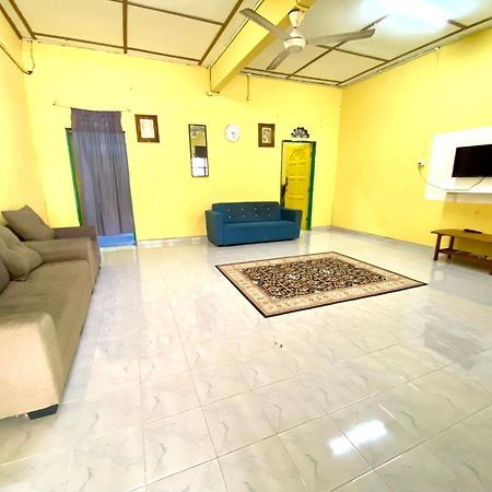 Umi Homestay Batu Buruk Kuala Terengganu Zewnętrze zdjęcie