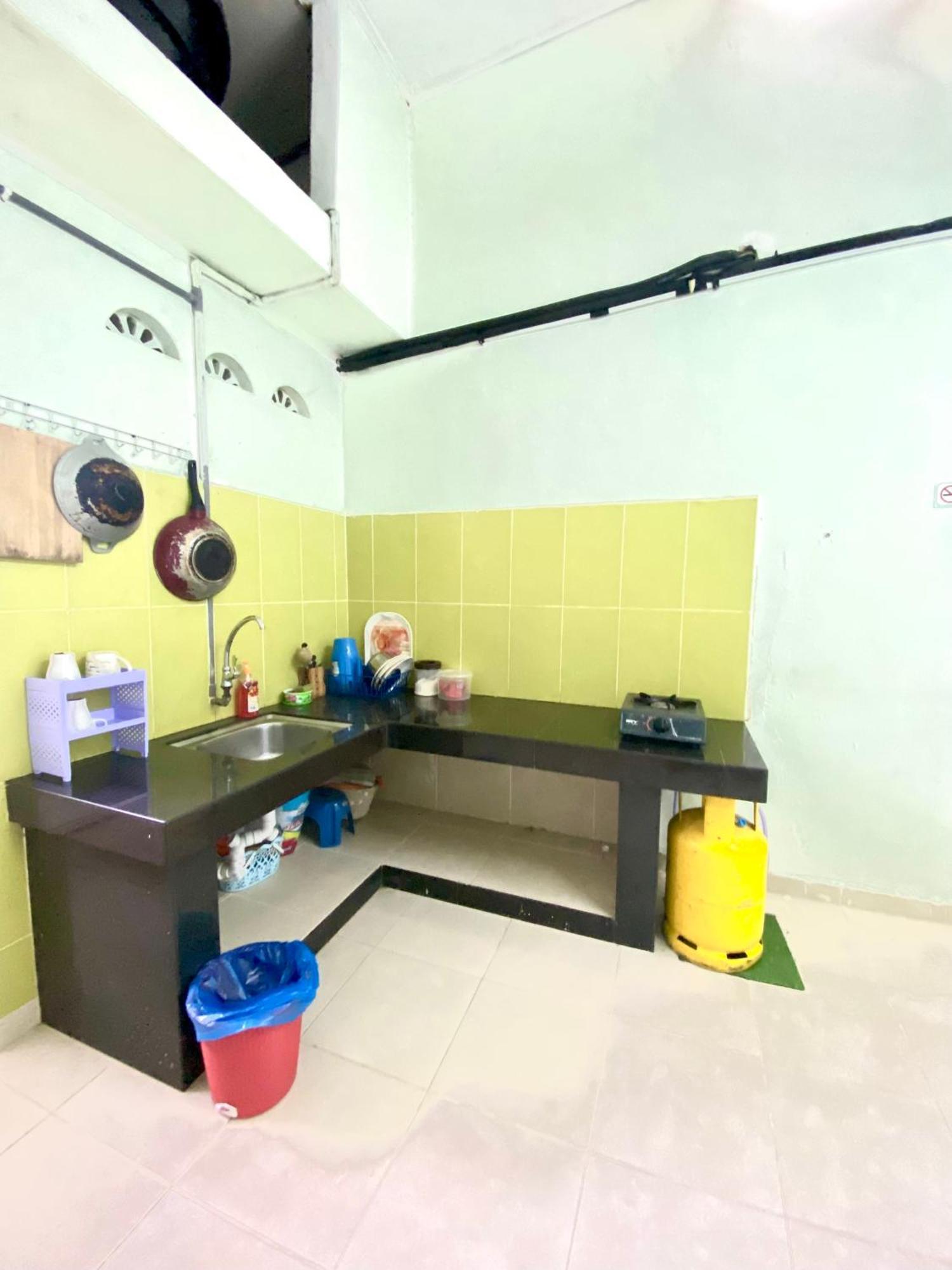 Umi Homestay Batu Buruk Kuala Terengganu Zewnętrze zdjęcie